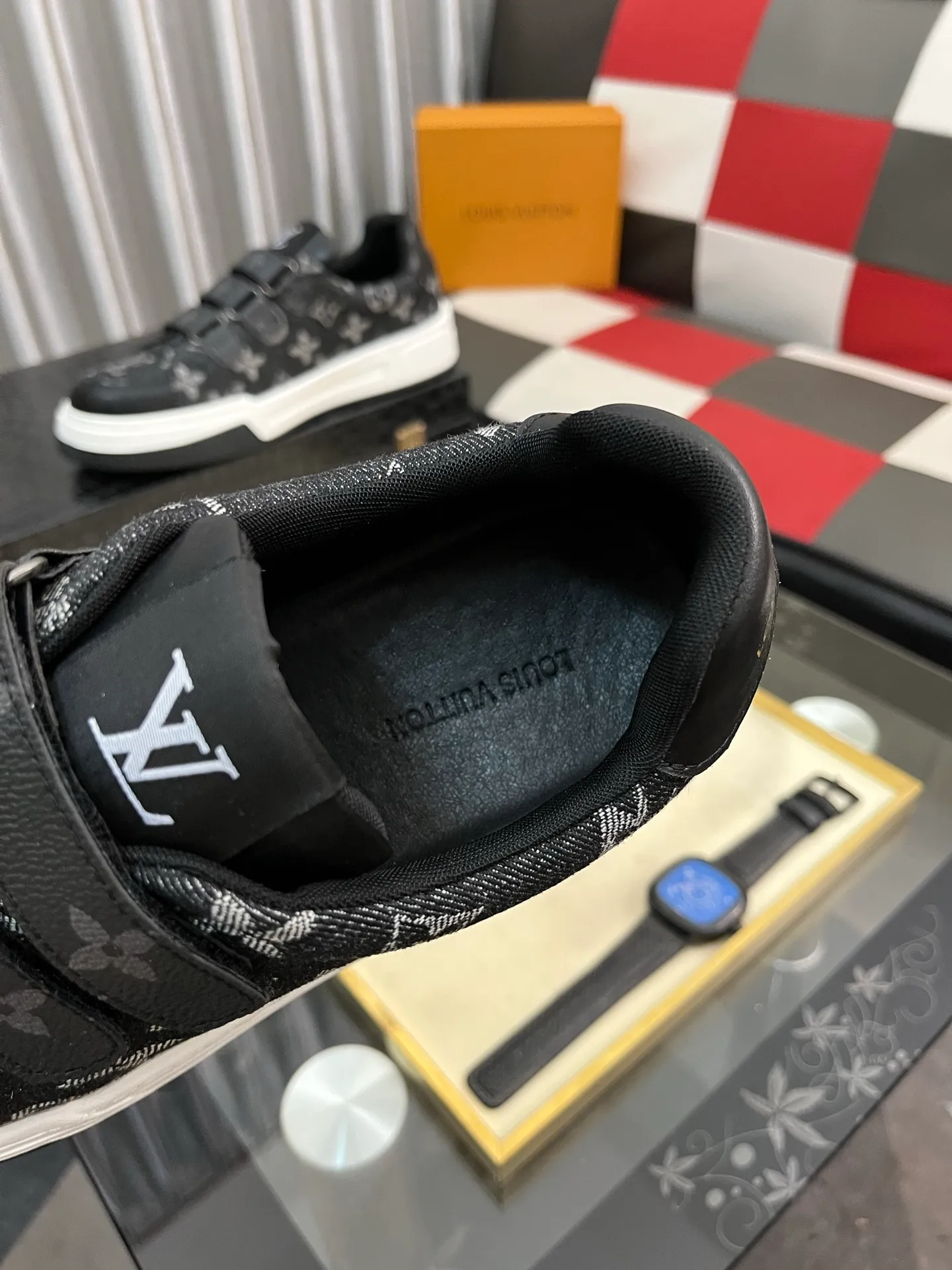 Men's Men's Shoes 💰420⌚️⌚️🇮🇹🇮🇹LV Louis Vuitton. The latest trendy casual shoes are popular in physical stores in sizes 38-44. New spring and summer comfortable imported custom original cowhide, unique jacquard fabric element design. Paired with sheepskin lining, Lv original bottom, [taiyang][taiyang] high-end packaging and high quality💪Details determine the quality, you can enter and leave the counter at will, welcome to compare🇮🇹